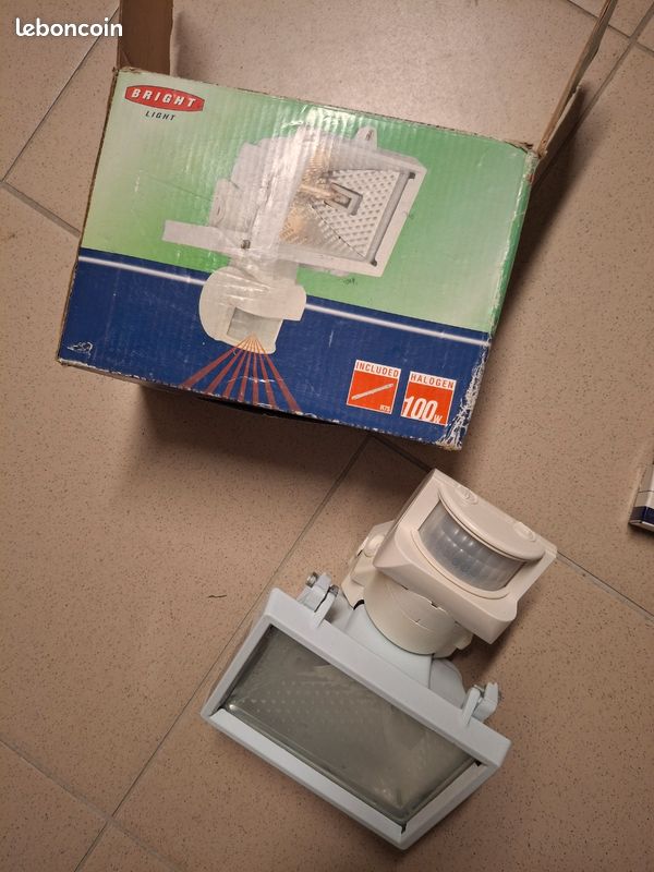 Spot détecteur de mouvement 100w (image 1)