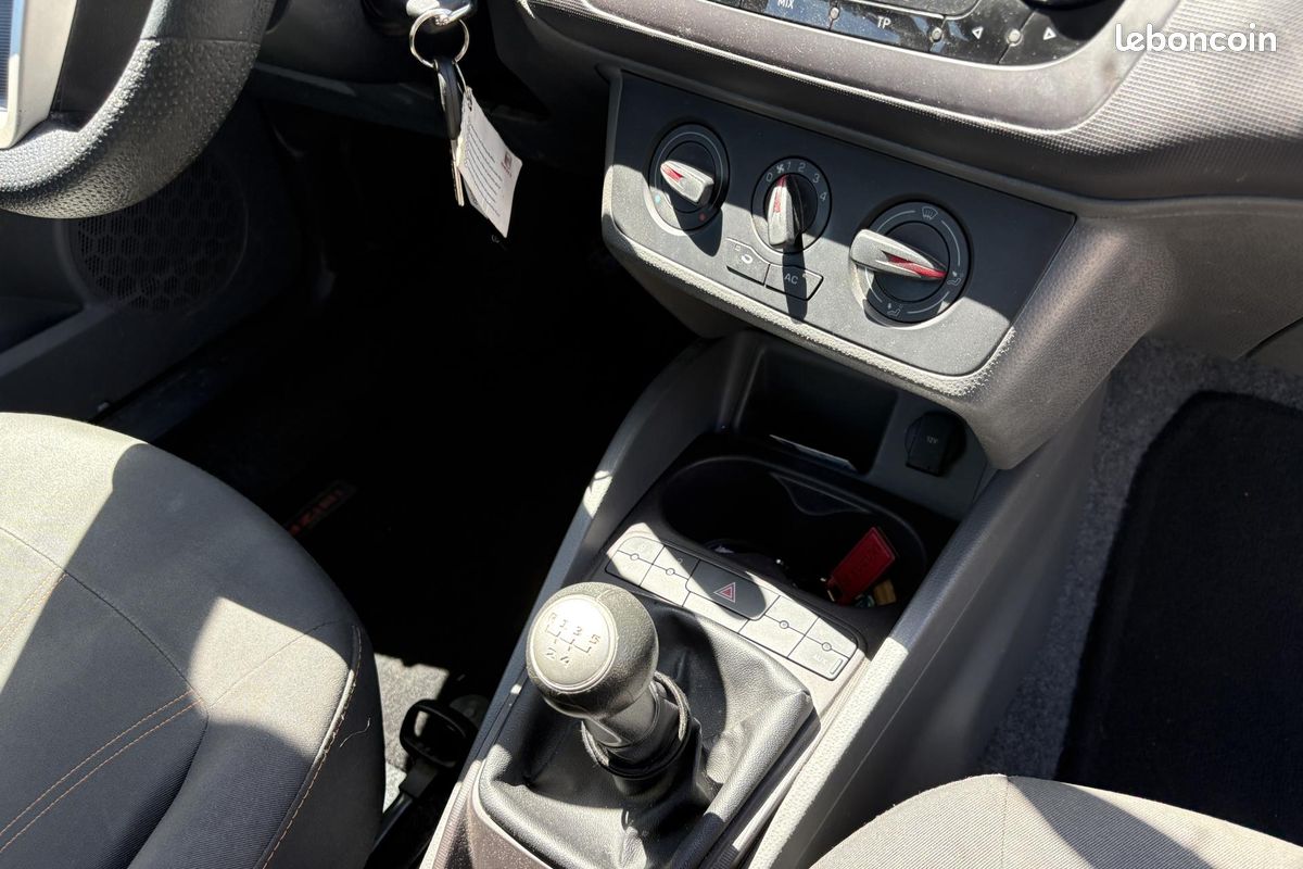 Seat ibiza 1.2 tdi 75 style (image 17)