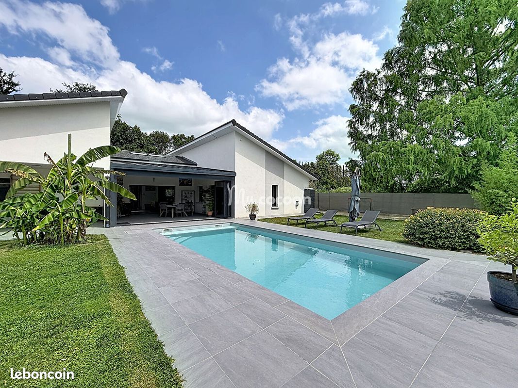 Maison 5 pièces 204 m² · à Montagnat · 204 m² · 645 000 €