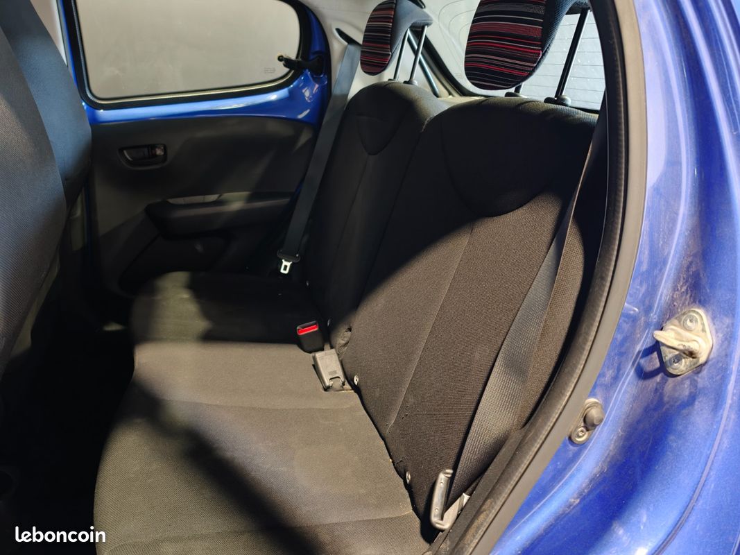 CITROEN C1 VTi 72 ch Feel / RADARS DE RECUL ARRIERE / CLIM MANUELLE / LIMITEUR DE VITESSE / MOTEUR A CHAINE (image 25)