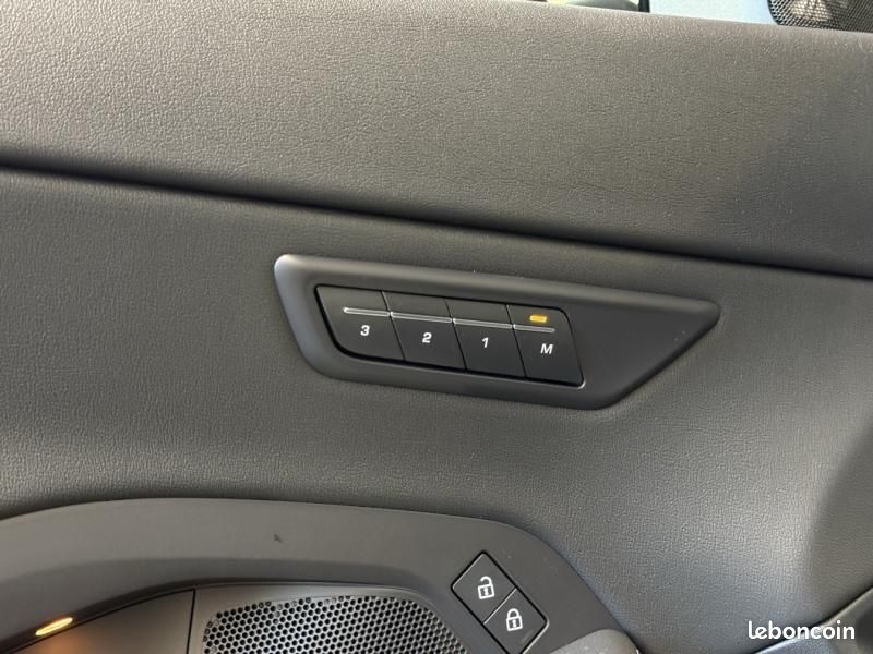 Jaguar E-Pace P270e PHEV 269ch R-Dynamic SE (image 23)