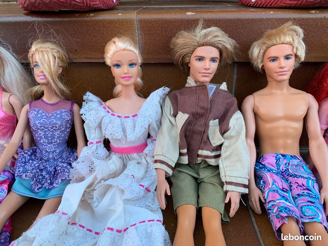 Barbies (image 1)
