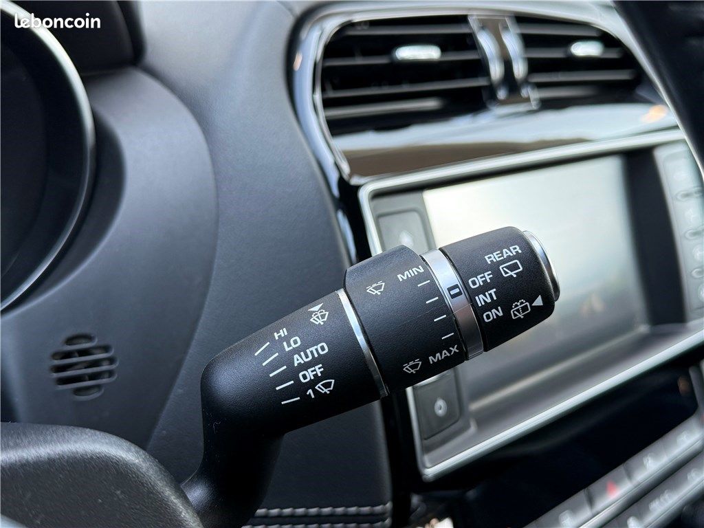 Jaguar F-Pace V6 3.0 D - 300 CH AWD BVA8 R-Sport (image 31)