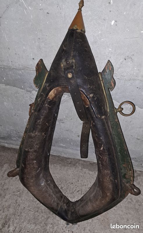 Ancien collier de cheval en cuir (image 3)