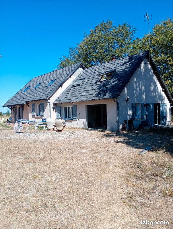 Maison 8 pièces 240 m² · à Charny Orée de Puisaye · 240 m² · 249 000 €