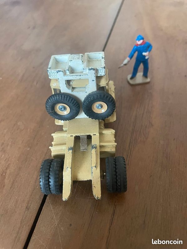 DINKY SUPER TOYS N°893: CAMION UNIC SAHARIEN PORTE TUBES + Boite Usagée