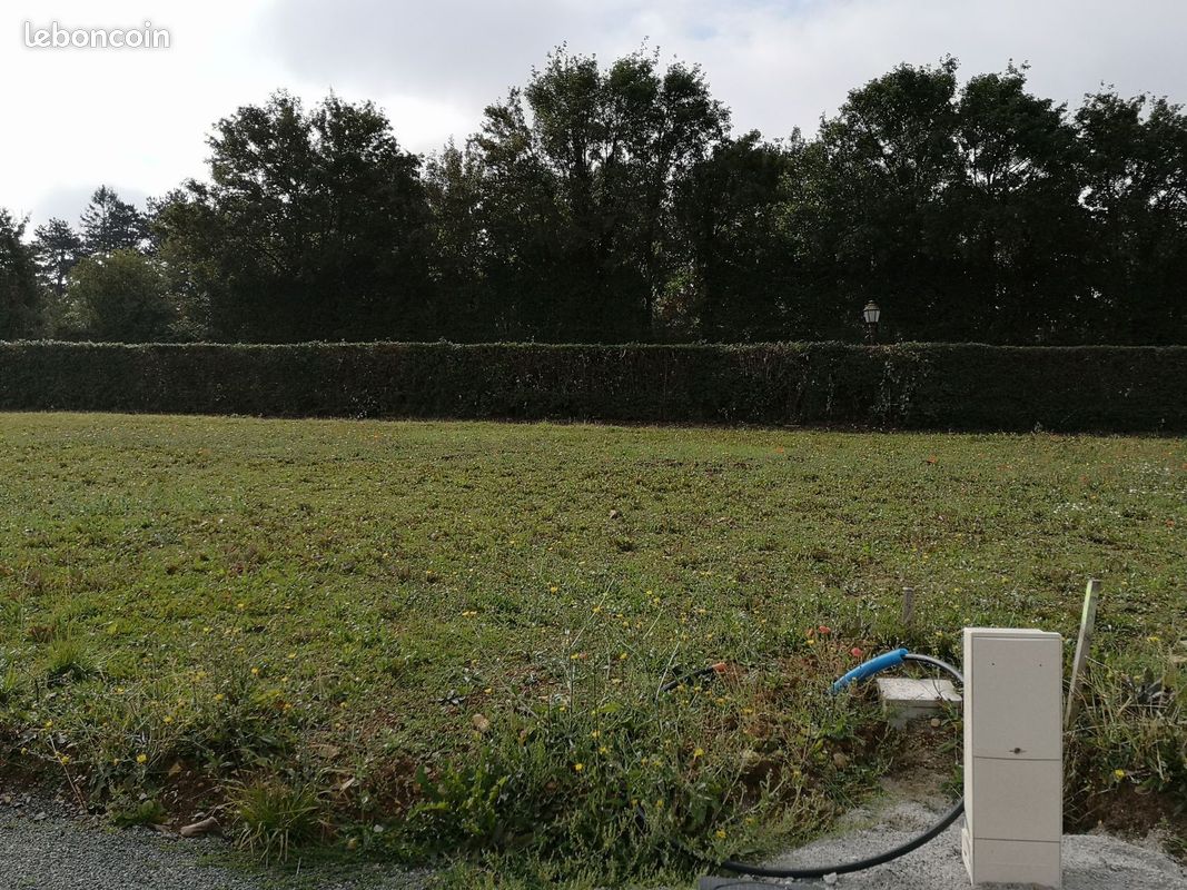 Terrain 699 m² · à Bourg-le-Roi · 20 271 €