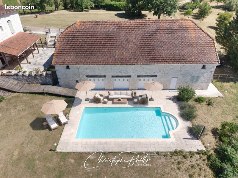 Propriété 11 pièces 310 m² (image 2)