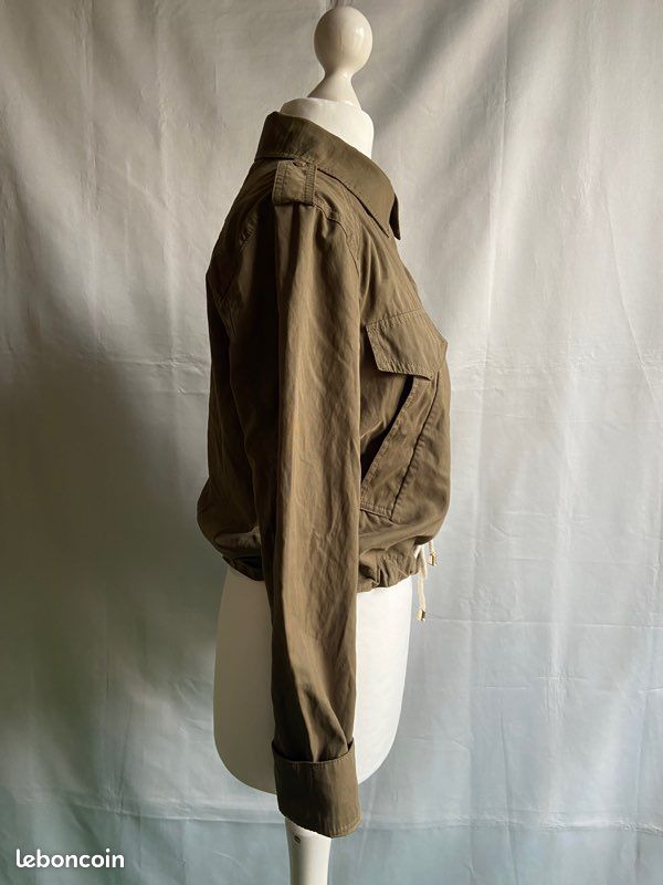 Veste légère et courte style militaire kaki Stradivarius taille 36 - Main Image