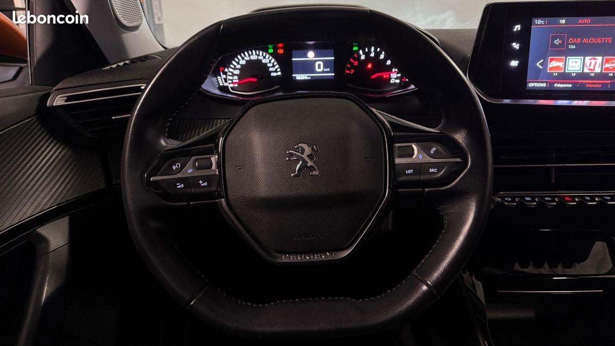 PEUGEOT 2008 GENERATION-I 1.2 PURETECH 130ch ALLURE START-STOP - ATTELAGE - CARPLAY (image 12)