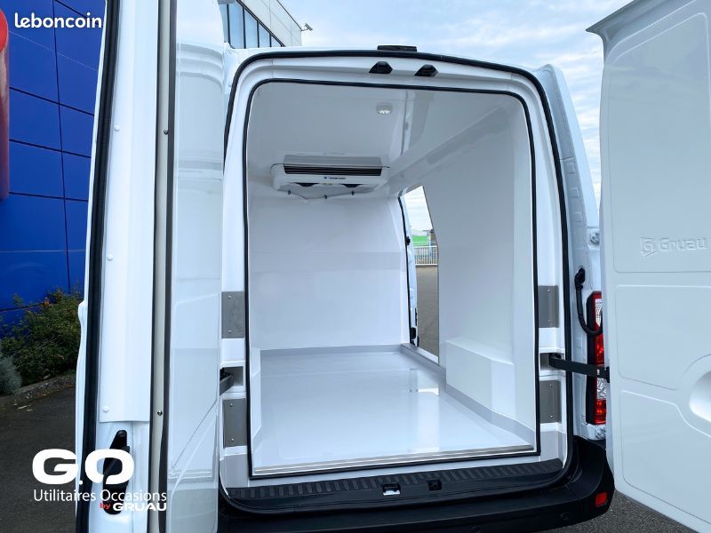 Renault Master Camion Frigorifique 7.1m³ (FRAX) 3T5 L2H2 2.3 Blue dCi 135ch (Diesel) - Confort - Camion frigo occasion aménagement NEUF by Gruau ❄️ à partir de 909/mois (image 7)