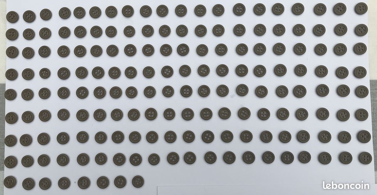 Lot dissociable de 168 boutons anciens "Kaki" en verre de Briare - 13,5 à 14 mm de diamètre (image 5)