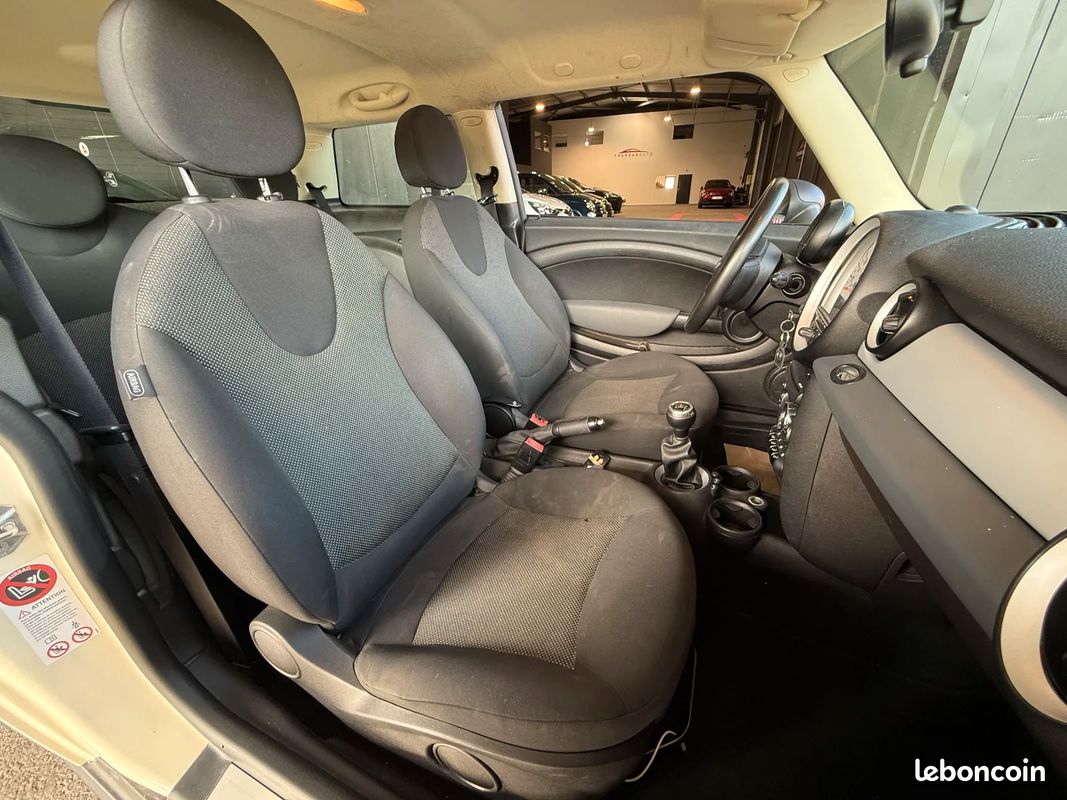 Mini COOPER (R56) LCI One 1.6 i 16V 98 CV + CLIM AUTO + PHARES AUTO (image 13)