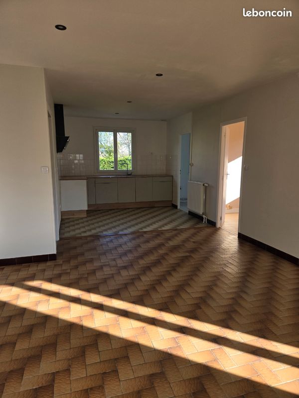 Maison 5 pièces 90 m² · à Mouthiers-sur-Boëme · 90 m² · 850 €