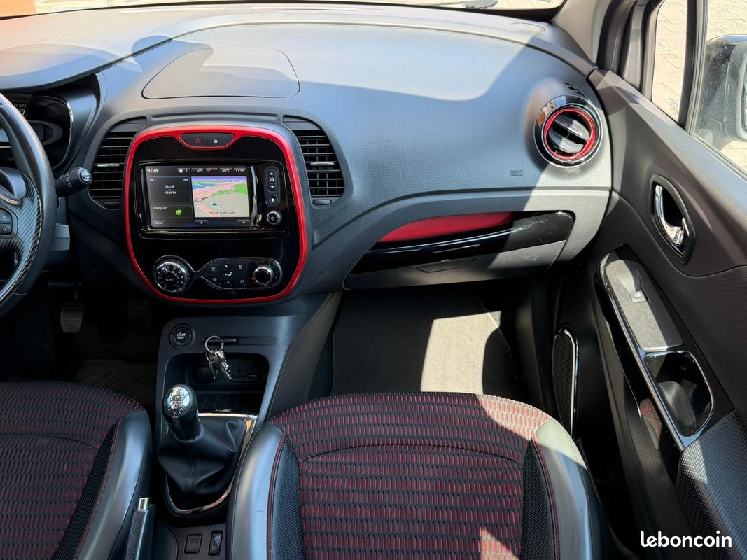 RENAULT CAPTUR TCe 90 Energy SS eco² SL Helly Hansen - REGULATEUR DE VITESSE / RADAR AR/ CAMERA DE RECUL (image 16)