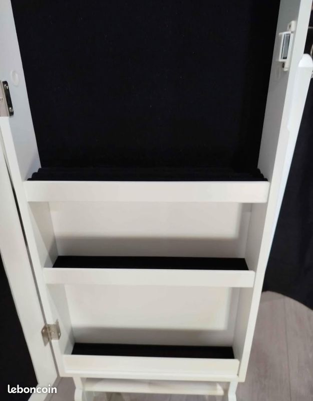 Miroir porte bijoux (image 3)