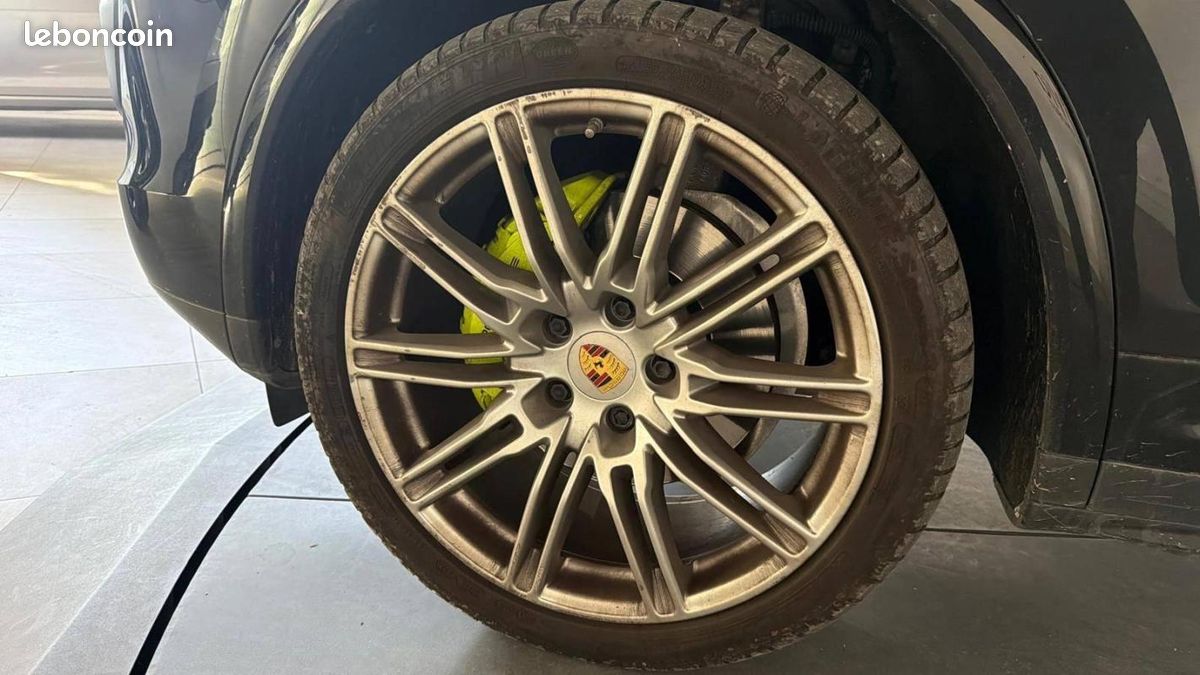 Porsche Cayenne 3.0 V6 416 ch S E-Hybrid Tiptronic A (image 31)