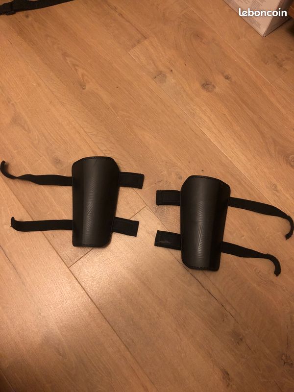 Protège tibia adulte à donner - Sport & Plein air