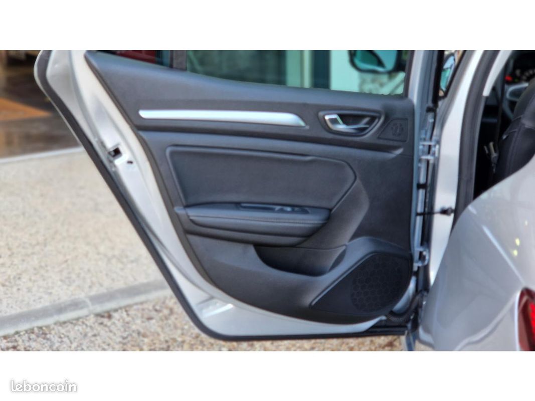 RENAULT MEGANE Mégane 1.5 Blue dCi - 115 - BV EDC 2023 IV BERLINE Techno PHASE 2 (image 21)