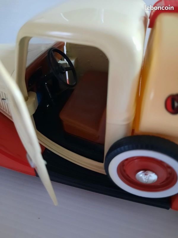 Miniature Solido Ford Pick-up Publicitaire DUNLOP – échelle 1/18, Occasion