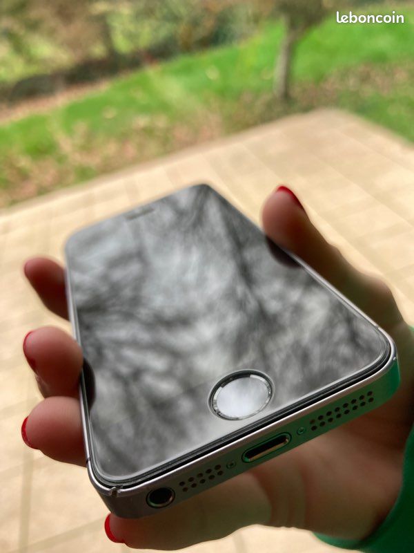Iphone SE (image 5)