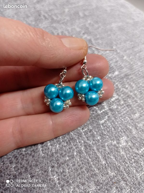 Boucles d'oreilles en perles bleues et argentées acier inoxydable fait maison Neuf (image 1)