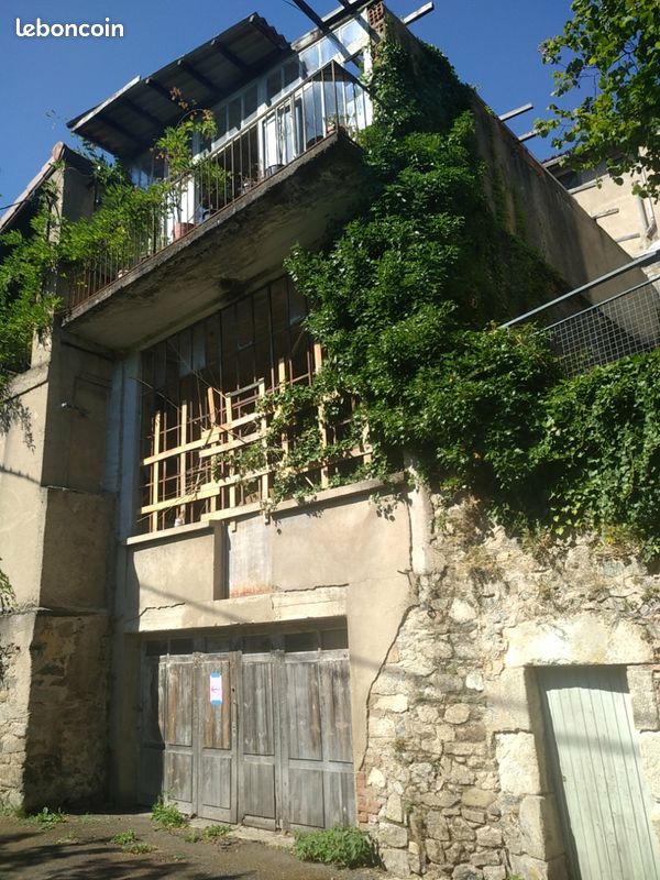Maison 2 pièces 120 m² · à Thiers · 120 m² · 30 000 €