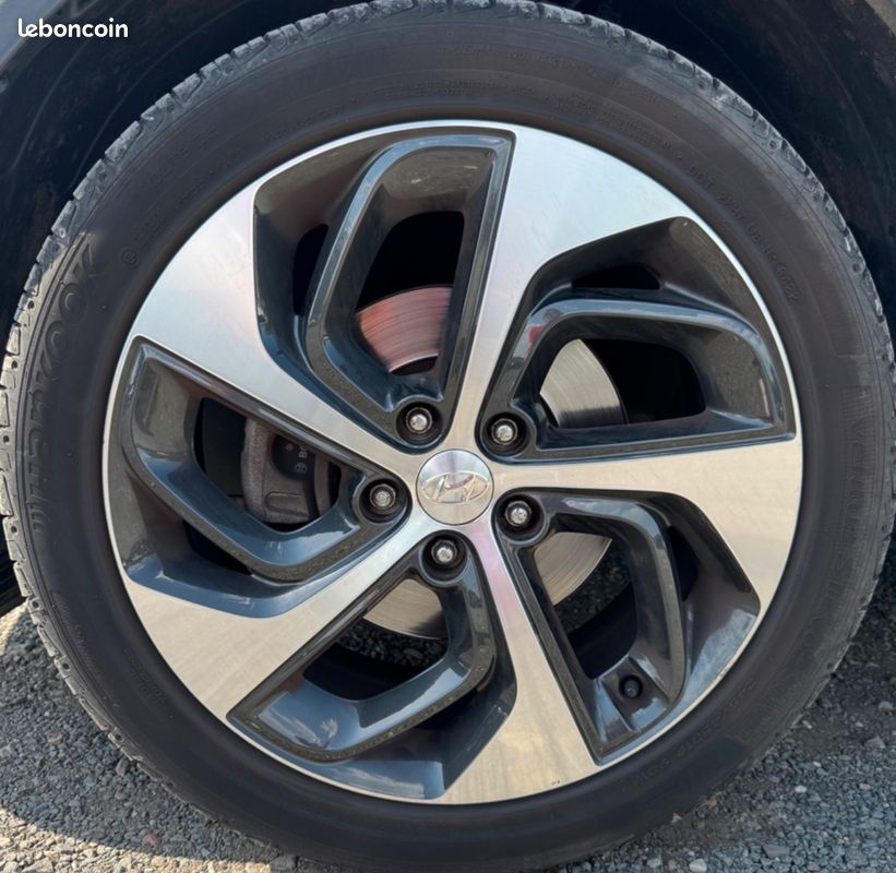 HYUNDAI TUCSON 1.7 CRDI 140 CREATIVE - TOIT OUVRANT - CARPLAY - SIÈGES CHAUFFANTs (image 19)