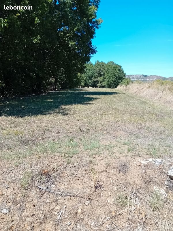 Terrain plat constructible à caillac · 65 000 €