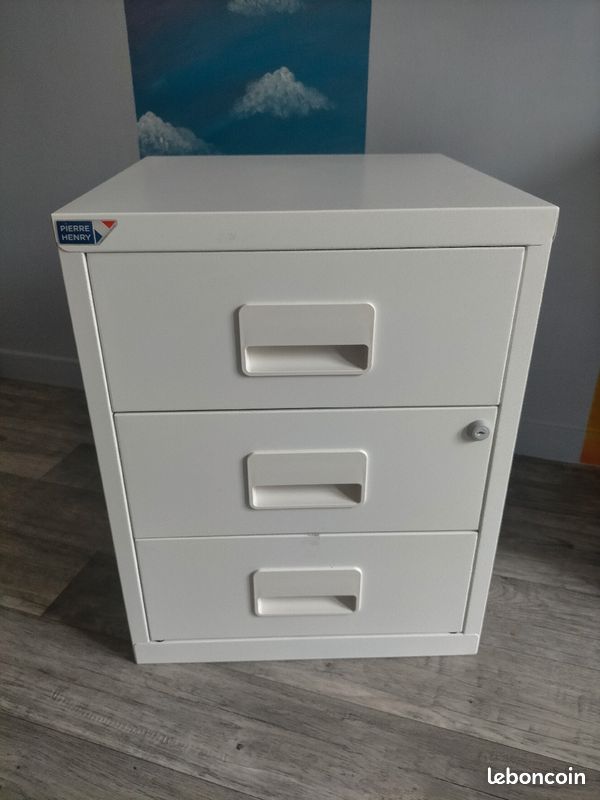 Commode sécurisée à clé (image 1)