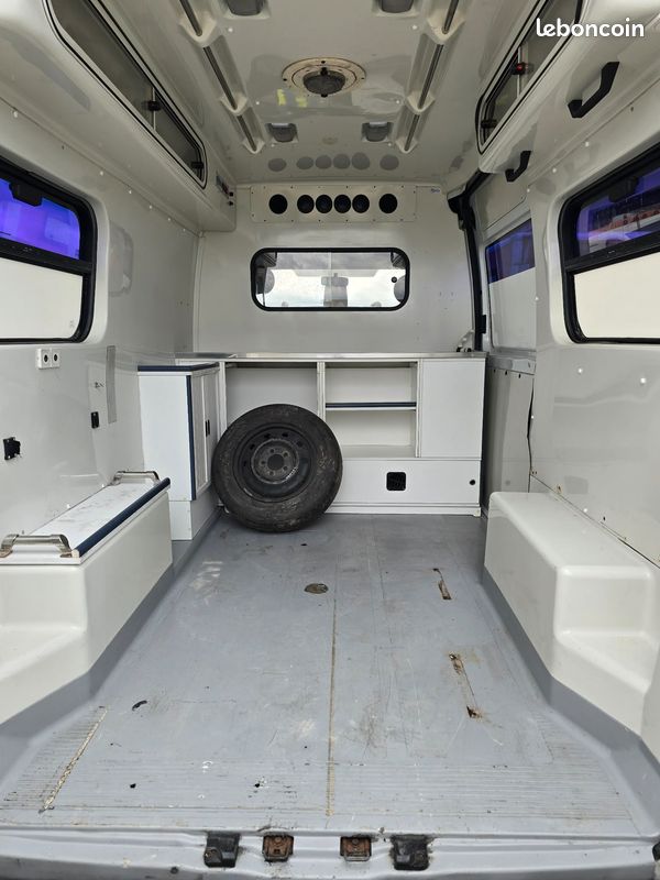 Renault master ii 2.2 dci - carte grise offerte juillet uniquement (image 2)