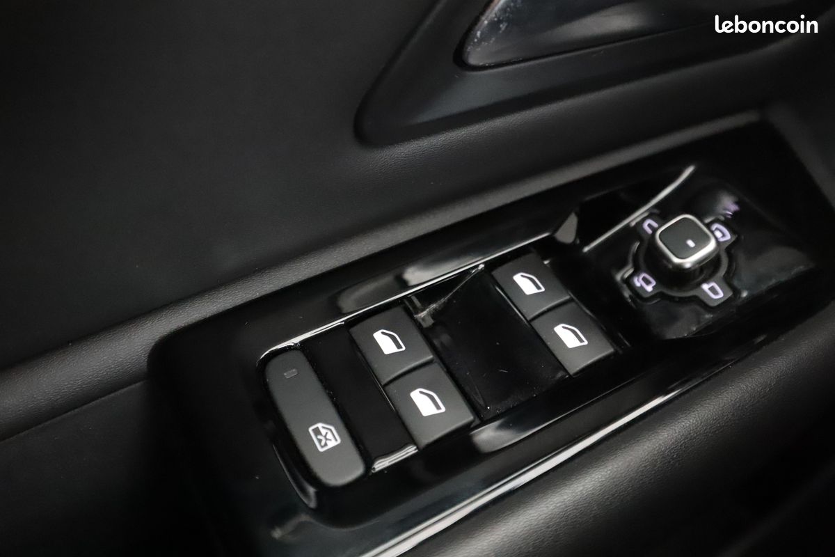 Citroen C5 X 1.6 PureTech Shine Pack EAT8 181 ch (image 26)