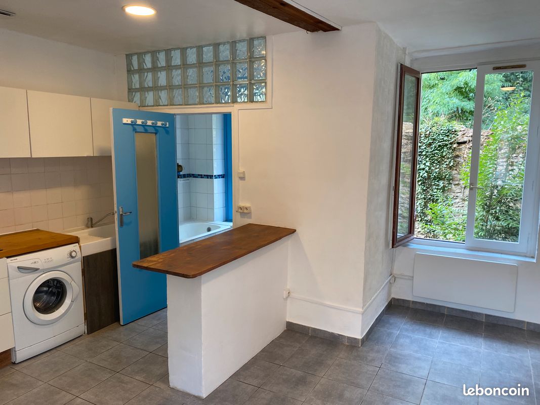Appartement 1 pièce 25 m² · à Saint-Didier-au-Mont-d'Or · 25 m² · 615 €