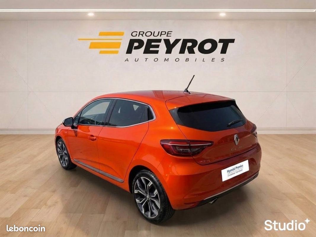 RENAULT Clio TCe 90 Techno (image 6)