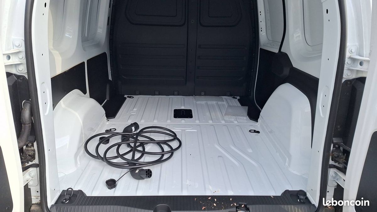 Renault kangoo van e tech el fg tole l1 ac11 gsr2 (image 19)