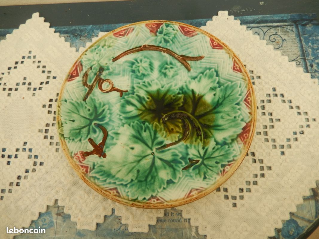 Assiette barbotine - feuilles de vigne - Onnaing ? Début 20ème (image 3)