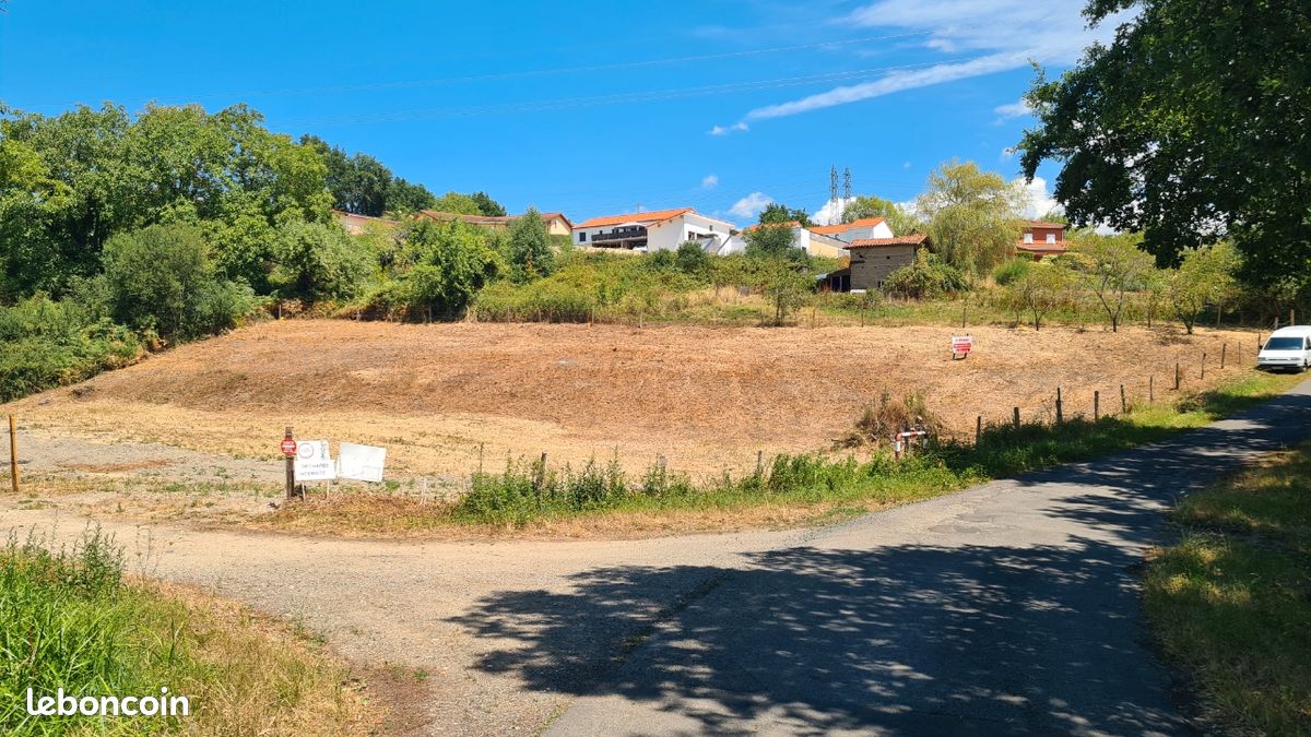 Terrain constructible bas de Thiers · 39 000 €