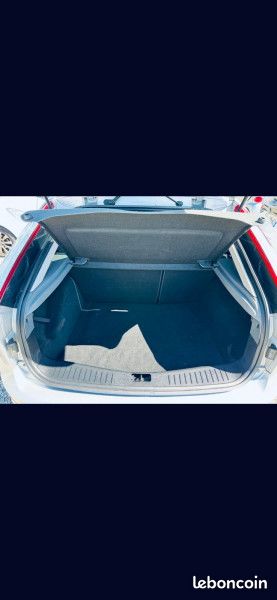 Ford FOCUS 1.8 TDCI 115CH TREND 5P - FINANCEMENT POSSIBLE (image 6)