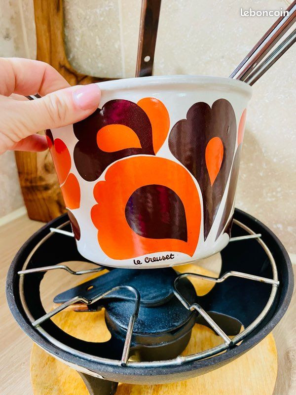 Service à Fondue Le Creuset Paon - Fonte - Complet (poêlons, Fourchettes, Brûleur)