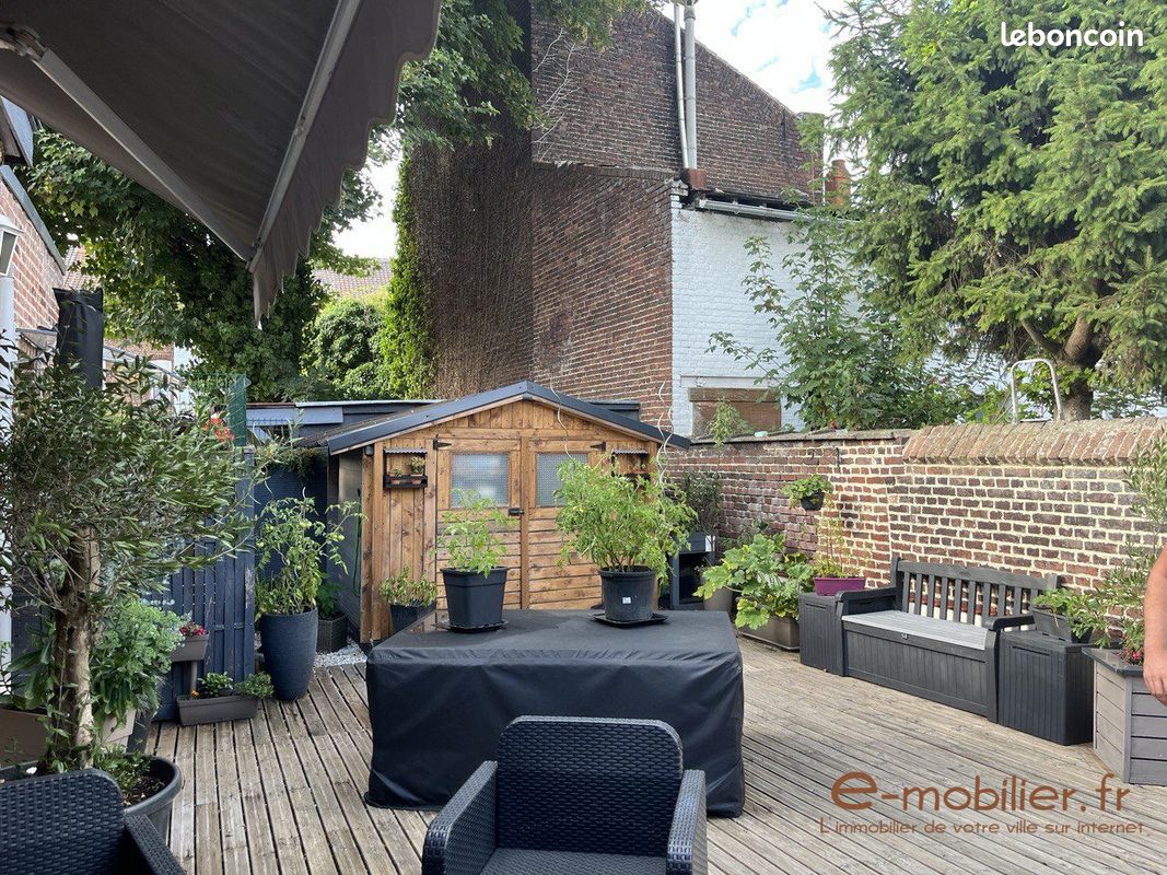 Immeuble 254 m² · à Loos · 254 m² · 550 000 €