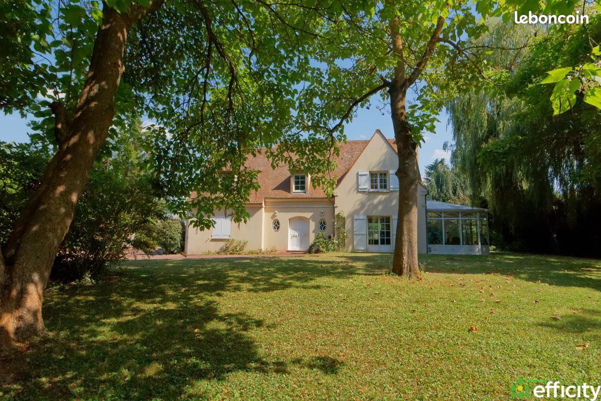 Maison 7 pièces 275 m² · à Chaumontel · 275 m² · 890 000 €