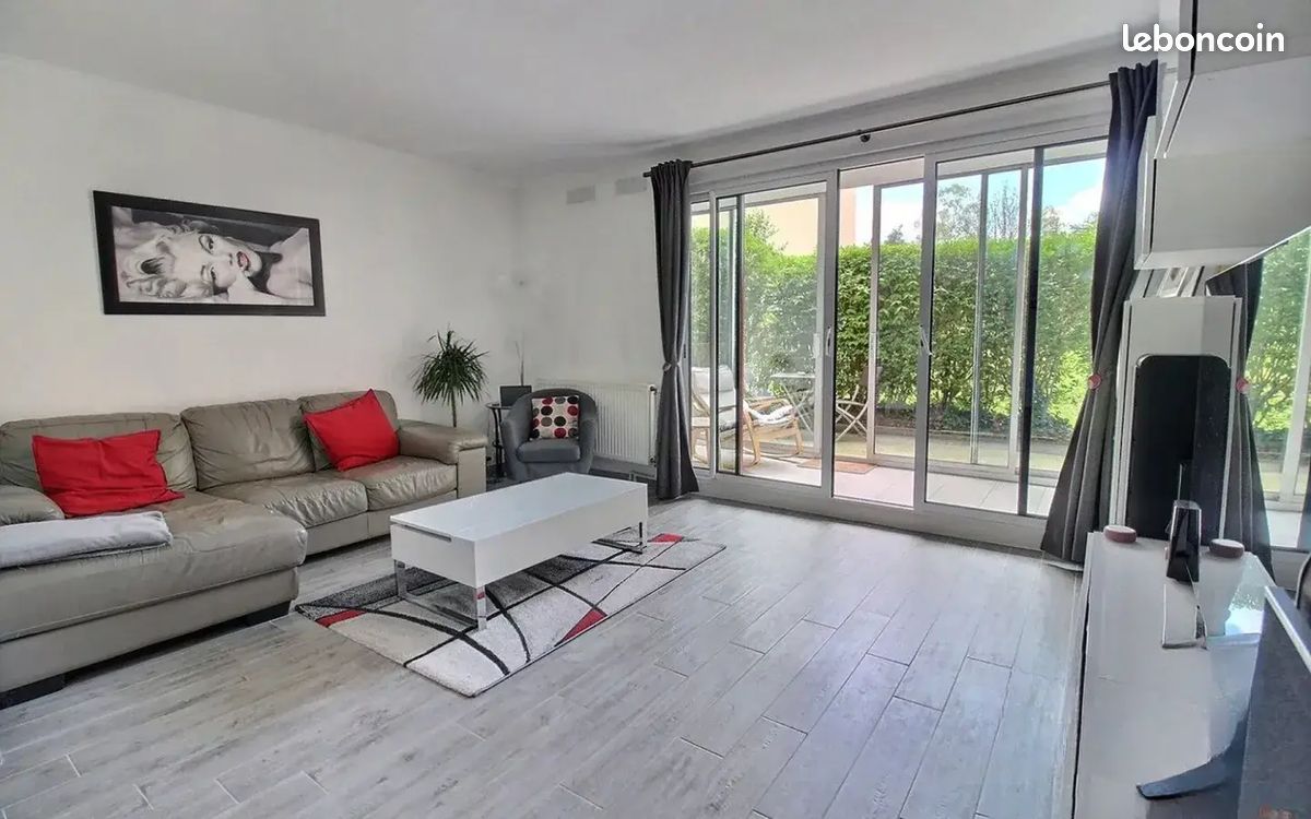 Appartement 5 pièces 92 m² · à Montigny-le-Bretonneux · 92 m² · 292 000 €