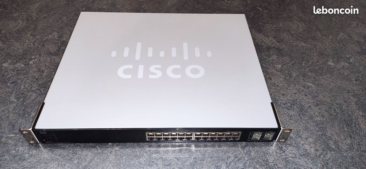Switch Cisco SGE2000P 24 Ports PoE – Small Business – Bon état