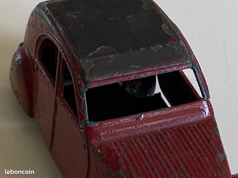 Dinky Toys France - Ancienne Citroën 2CV 24T - Bon état