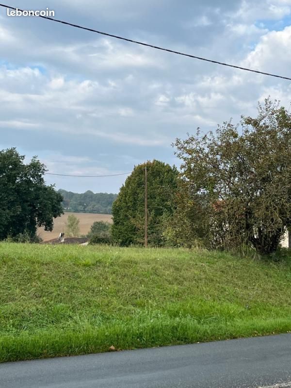 Terrain 654 m² · à Cadalen · 62 000 €