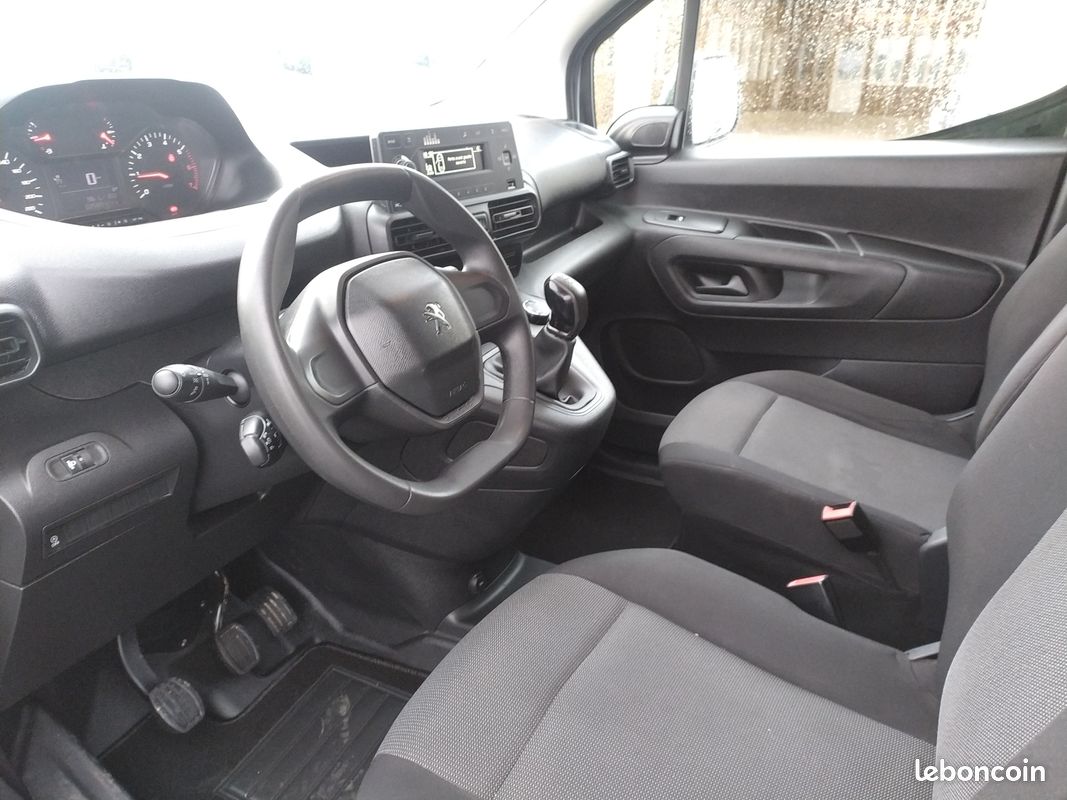 16650 HT - PEUGEOT Partner Dangel Blue HDI 100 Trek Motricité Renforcée 1,5 L - 03/2021 - 25613 kms (image 9)