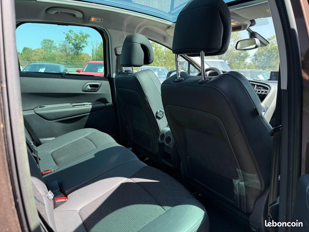 Peugeot 3008 GENERATION-I 1.6 HDI 115 ACTIVE (image 12)