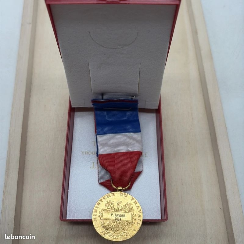 III REPUBLIC Médaille D'honneur Du Travail, Ministère Du Commerce Et De Lindustrie Vermeil Ttb ,fme 797562,a