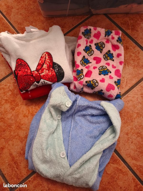 Caisse vêtements 8 ans fille (image 2)