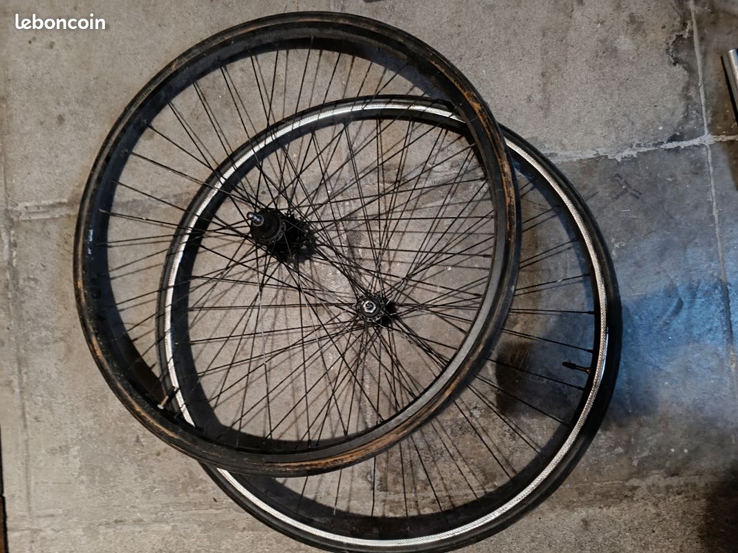Paire De Roues Peugeot Pour Vélo Ancien De Collection, Fabrication Française
